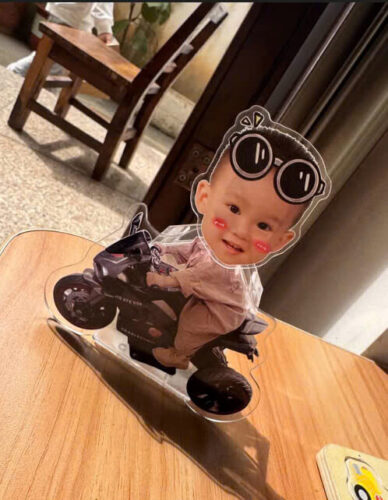 Click to view full screen STANDEE BAYI photo review